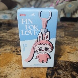 Pop Mart -Pin For Love - Labubu Pendant